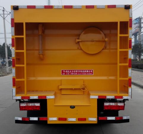 新型污水处理车_管道疏通车