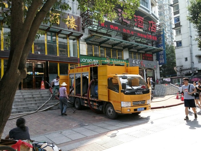 污水处理车_新型吸粪车