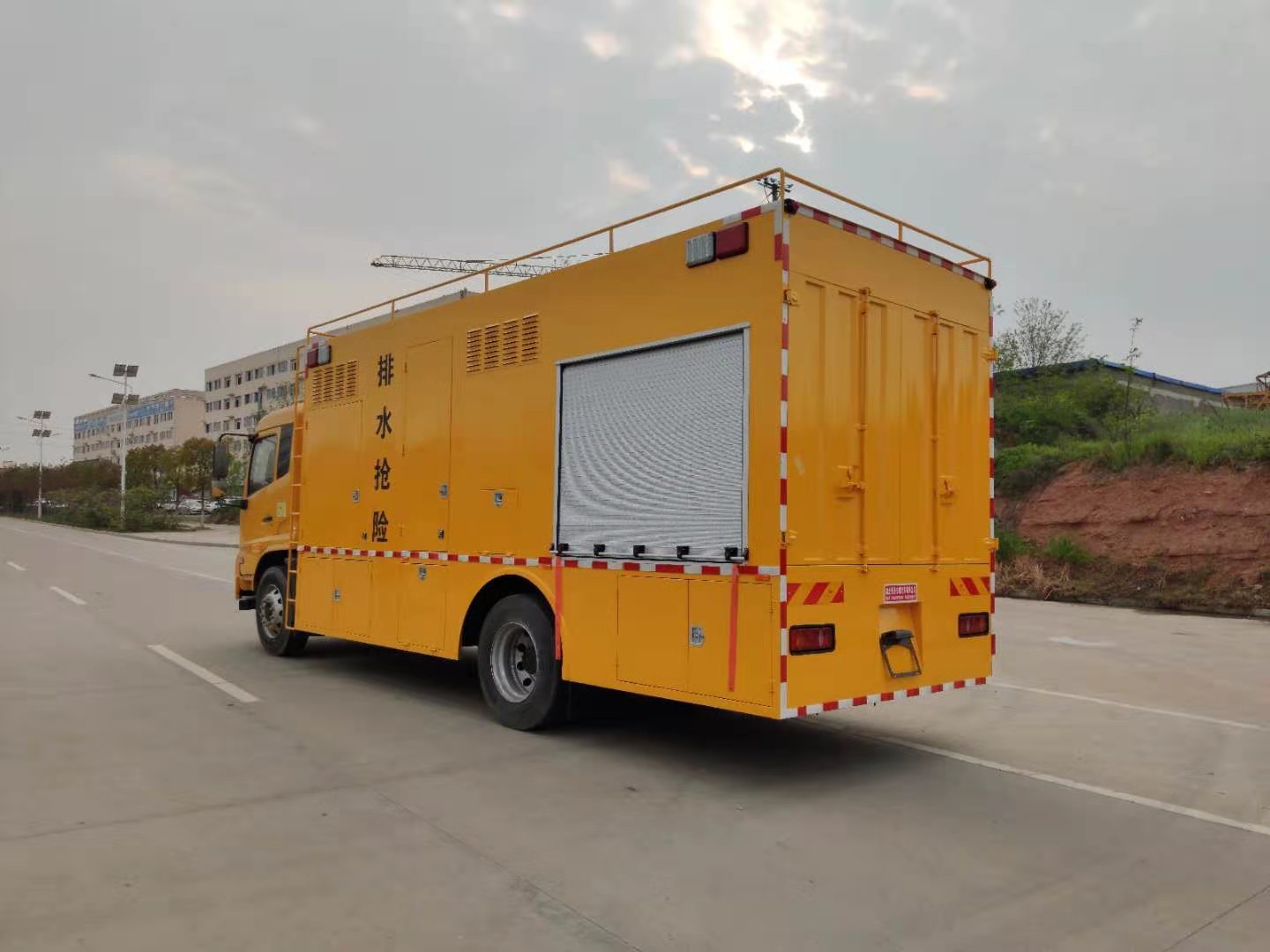 东风天锦大流量排水抢险车