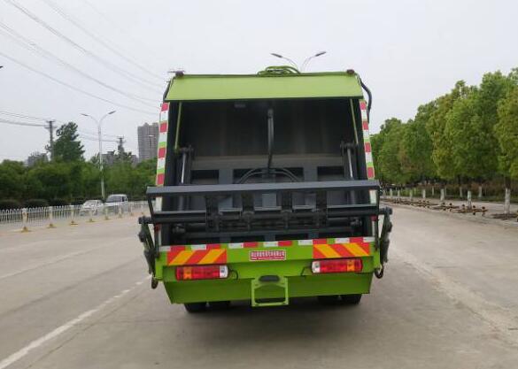 舜德牌SDS5183ZYSB6型压缩式垃圾车