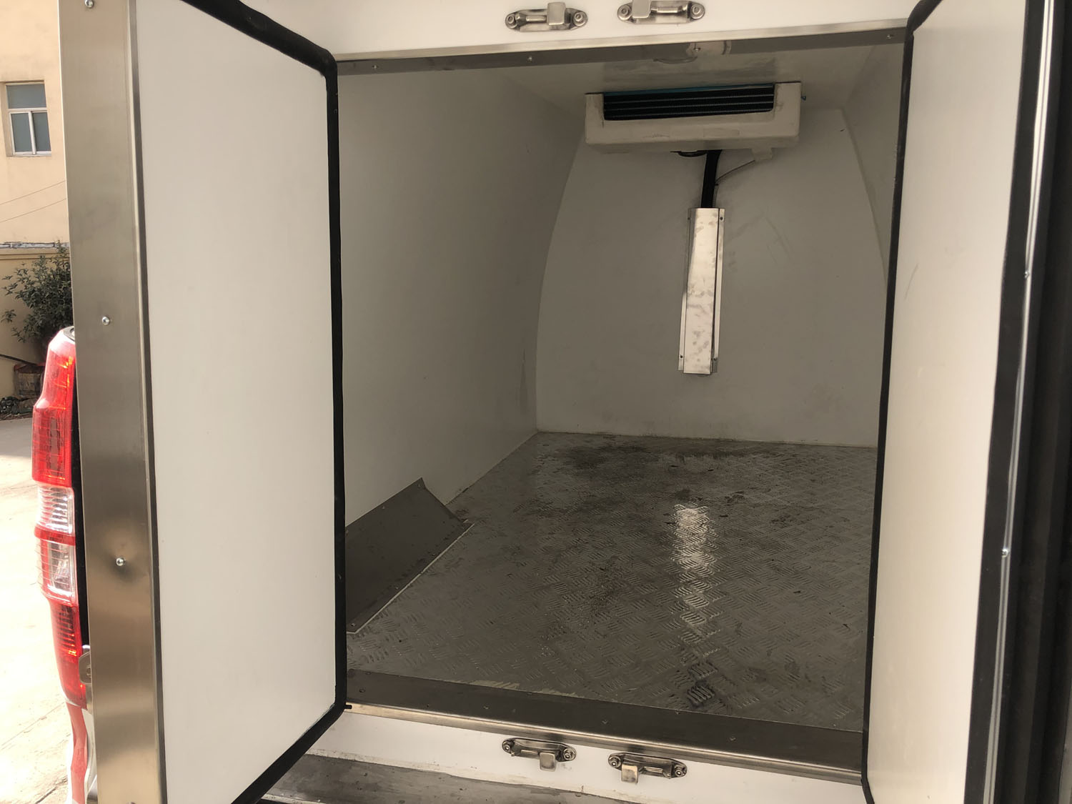 舜德牌SDS5020XLCJK6型冷藏车